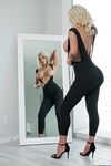 Nicolette Shea - Mamă escortă