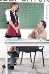 Alexis Brill stă în cabina profesorului