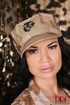 Abbie Cat și Jasmin Jae sunt fetele soldat sexy