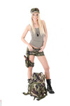 Vanda Lust fata soldat fierbinte