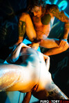 Eden Ivy face sex cu două penisuri
