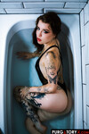 Eden Ivy fata sexy tatuată