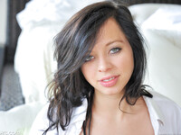 Aurora Monroe își excită găurile