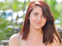 Lexi adolescenta cu sani amatori