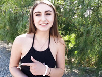 Fundul lui Penelope Kay primește o felație bună