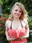 Stella Banxxx Tipa blonda cu sanii mari