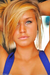 Kennedy Leigh mica blondă sexy