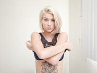 Arya Fae sex oral
