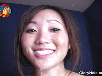 Leilli Yang suge penis negru