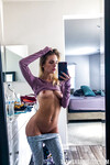 Natalie Knight, tipa blondă foarte sexy