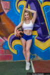 Bunny Madison milf blondă cu țâțe mari