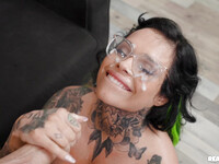 XWife Karen cea mai mare milf tatuată swegg