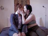Aventura lesbiană a lui Nova Hawthorne și Astrid Love