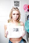 Fete blonde obraznice Tiffany Watson şi Brittany Andrews futut