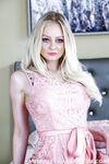 Jenna Fireworks e naşpa şi-l călăreşte pe norocosul din pat cu sânii ei blonzi