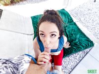Seducător cu părul lung Selena Ivy îşi scoate scula afară
