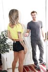 Mama vitregă blondă bogată în sân, Nadia Styles, stătea cu păsărica sexy a lui James Deen