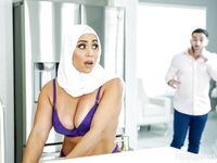 Arabi milf Carmela Clutch devine bilele lui adânc în cocoș