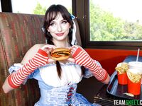 Lana smalls' piggy girl, hard-fucked la cafenea