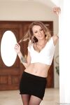 Natasha Starr cu uimitoarea Euro Milf dezbracarea camerei cu Tony Martinez