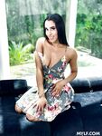 Chabos milf jayne doh seduce camera cu păsărică strâmt înainte de a dracu '
