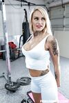 Stephanie iubește fitness milf greu futut de antrenorul ei personal