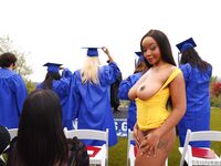 Alona Bloom si Lily Starfire suge tipul norocos stil Pov