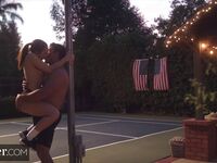 Abella pericol suge tip latino excitat pe teren