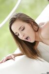 Amirah Adara face super sex oral şi se fut în apă