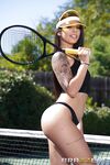 Tattoo tenis fată Gina Valentina pe teren deschis dracu 'Xander corvus