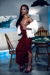 Kira noir şi Jane Wilde păsărică lesbiană sălbatică lins pe canapea