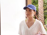 Micul păr castaniu reyna de la cruz podea devine futut greu