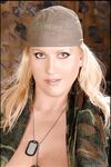 Laura Orsolya - Milf soldat fierbinte