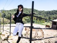 Emily Willis - Fata care călărește iubește doar lucrurile mari