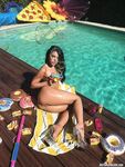 Adriana Chechik - Păsărica porno sexy