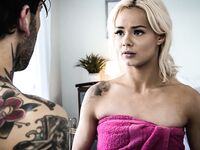 Elsa Jean - Adolescentă slabă care și-o pune