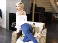 Lena Paul și Skye Blue - prietene perverse