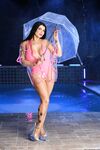 Romi Rain și sulița neagră