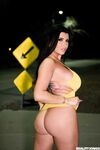 Romi Rain răpită milf