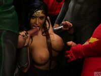 Romi Rain supereroul futut