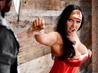 Romi Rain superstarul