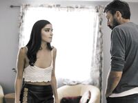 Emily Willis și tatăl ei vitreg malefic