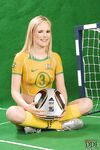 Yasmine Gold, fata sexy din fotbal
