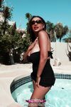 Priya Rai la piscină