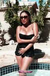 Priya Rai la piscină