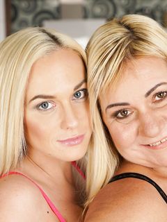 Vinna Reed, Pam Pink - Sărutând fundul mamei mele