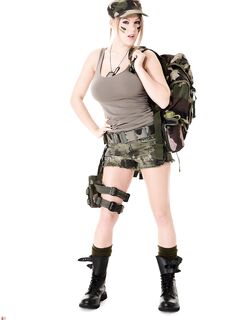 Viola Bailey tipa soldat cu sâni mari