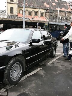 Pizda lui Kathia Nobili este futută de doi tipi
