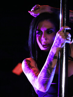 Joanna Angel nenorocita de stripteuză