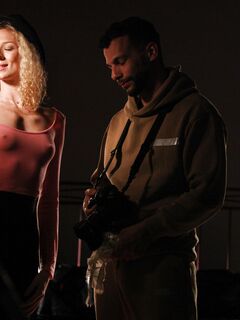 Blondă cu părul Globe Isabella De Laa şi-a tras-o